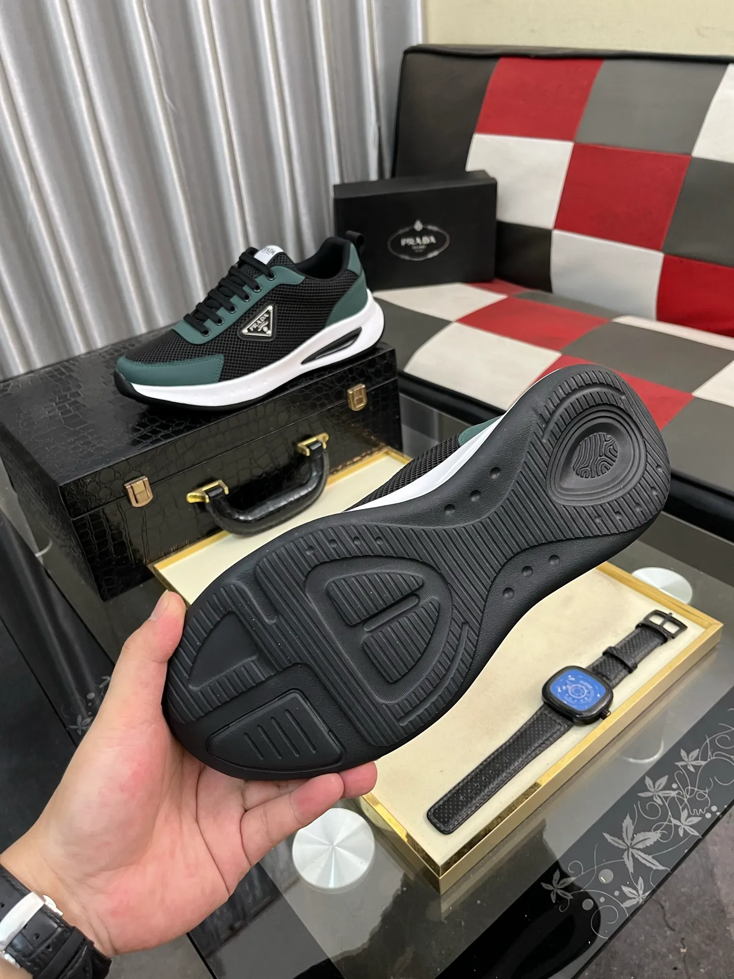 Men's shoes 💰440⌚️⌚️ PRADA [Prada] popular men's shoes, casual shoes and sports shoes! High-end quality 🍀 The upper is made of imported original cowhide 💥 cowhide lining; the original molded outsole. The style is upright and elegant, comfortable and versatile💪 Three quality guarantees Size number: 38-44, 4️⃣ colors available